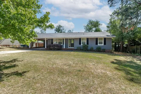 628 Hampton Circle