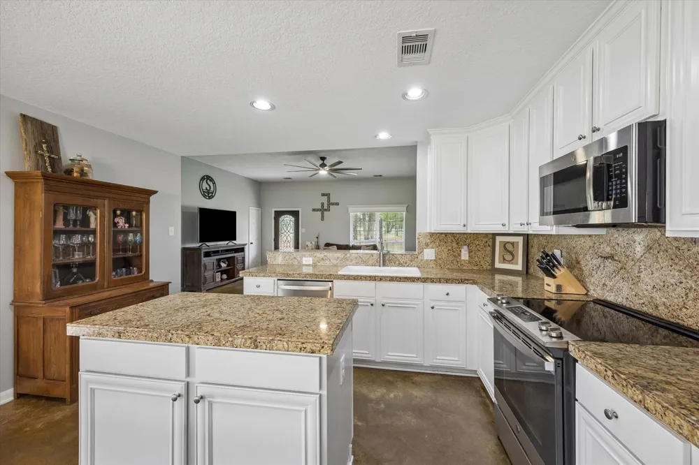 1791 Fm 2434 Weimar, TX 78962