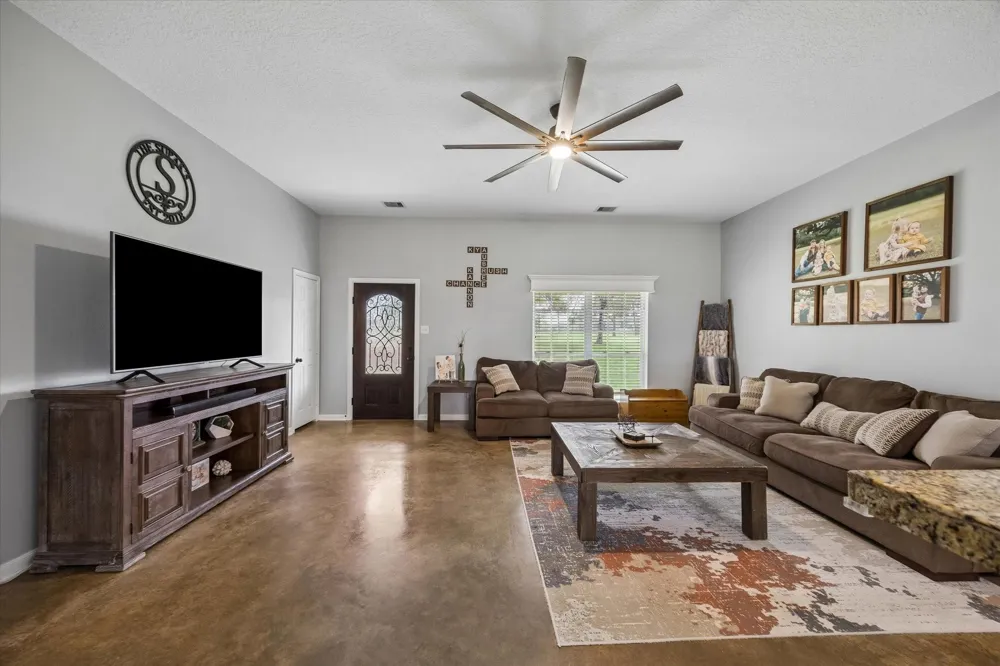 1791 Fm 2434 Weimar, TX 78962