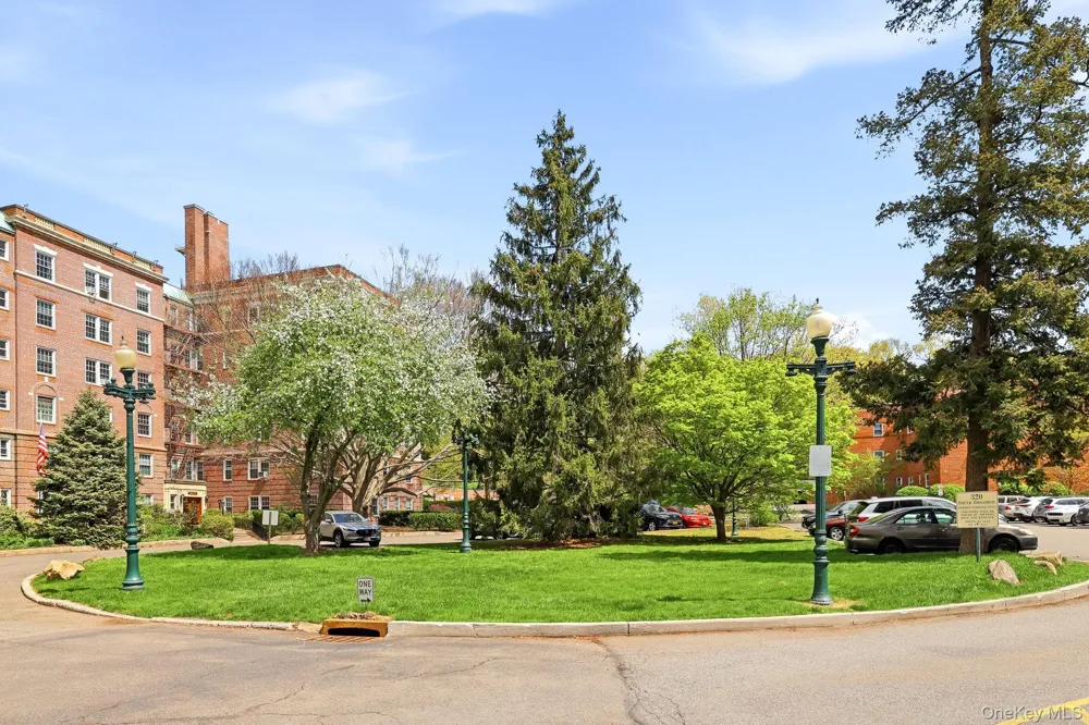 300 S Broadway #3D Tarrytown, NY 10591