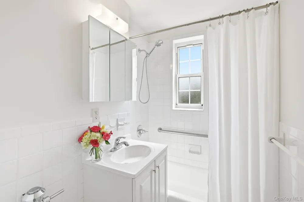 300 S Broadway #3D Tarrytown, NY 10591