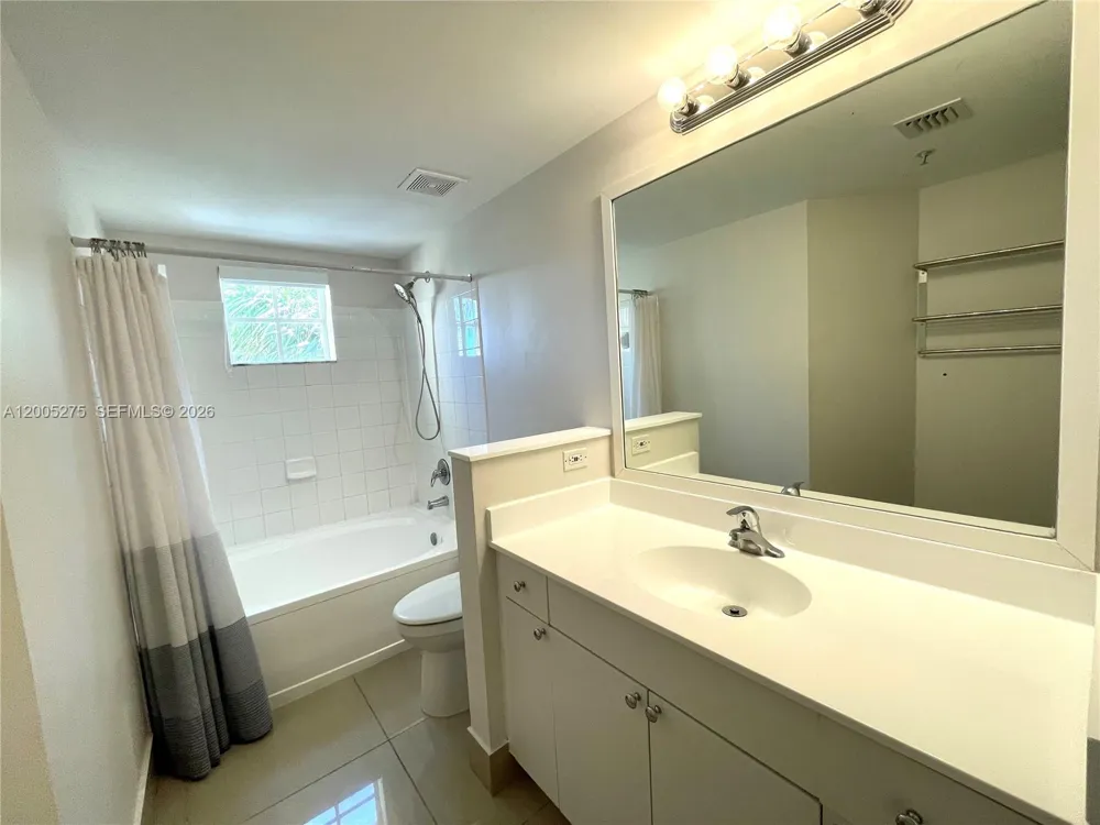 17100 Bay Rd #1517 Sunny Isles Beach, FL 33160