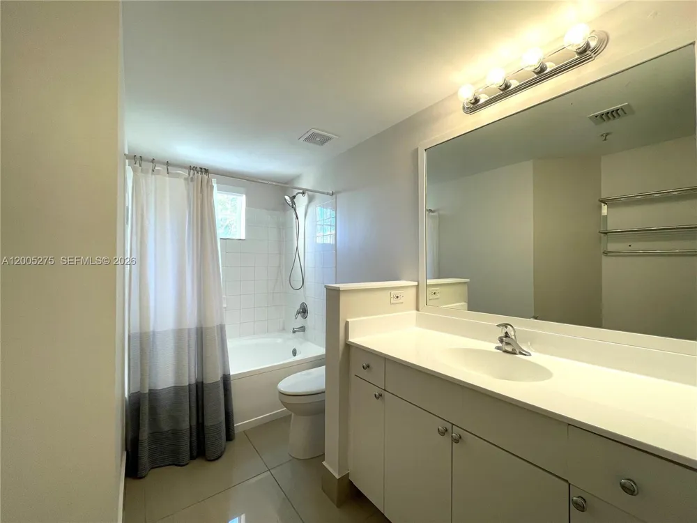 17100 Bay Rd #1517 Sunny Isles Beach, FL 33160