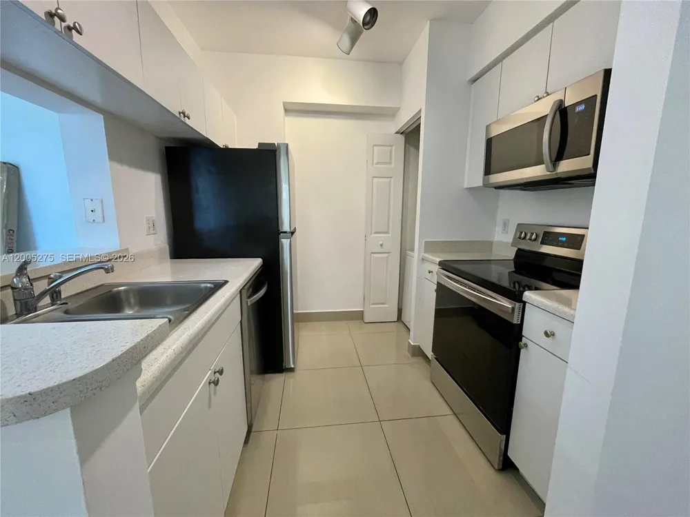 17100 Bay Rd #1517 Sunny Isles Beach, FL 33160