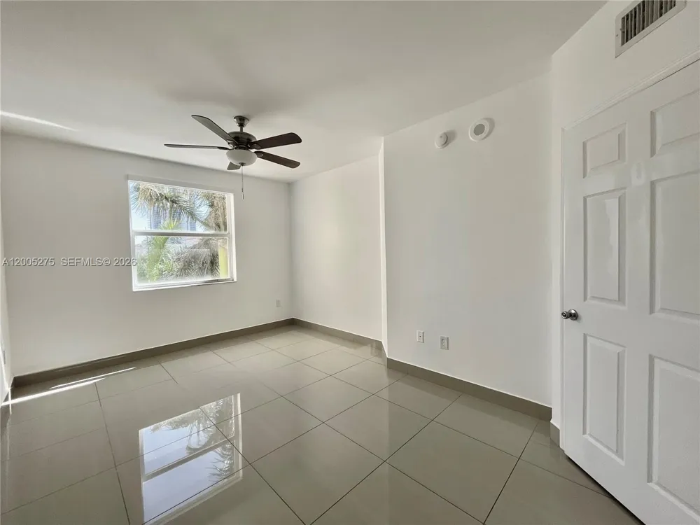 17100 Bay Rd #1517 Sunny Isles Beach, FL 33160