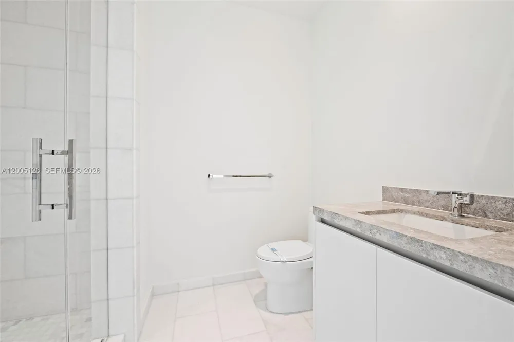 175 SE 25 RD #2604 Miami, FL 33129