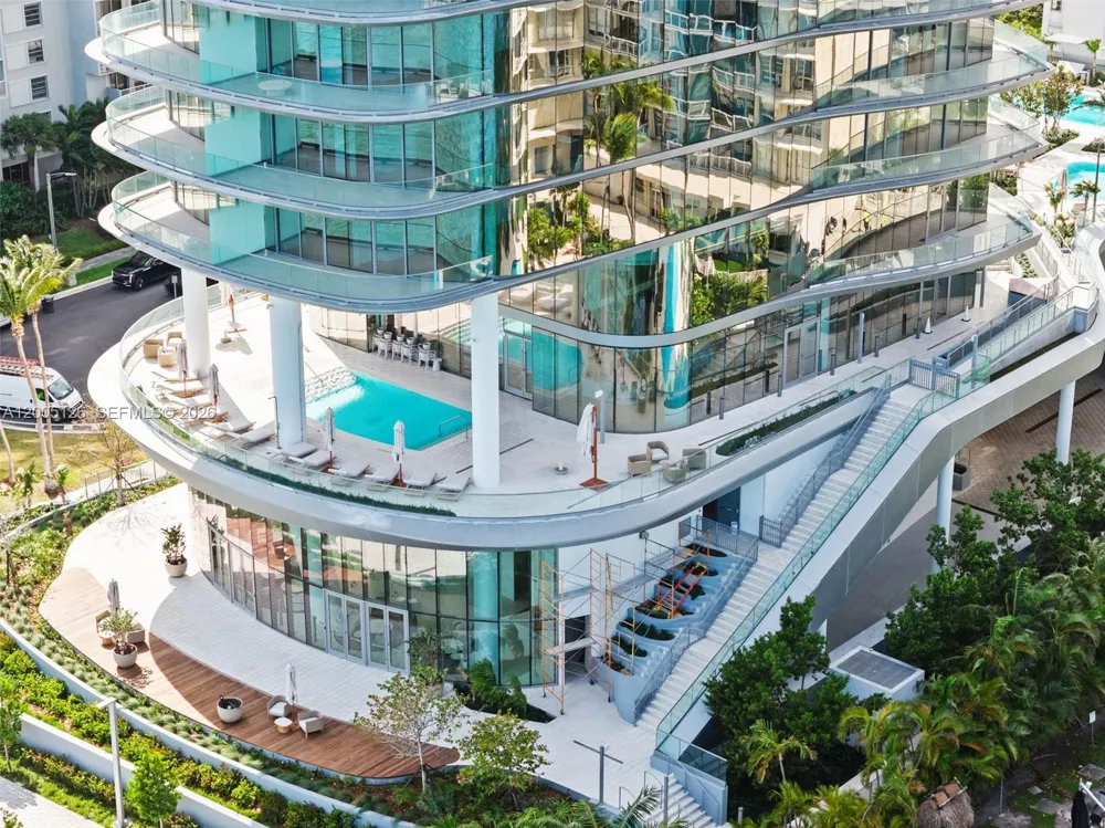 175 SE 25 RD #2604 Miami, FL 33129