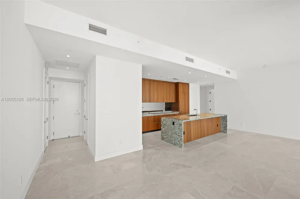 175 SE 25 RD #2604 Miami, FL 33129