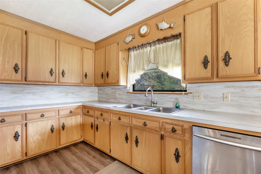 600 Sam Houston Loop Point Blank, TX 77364
