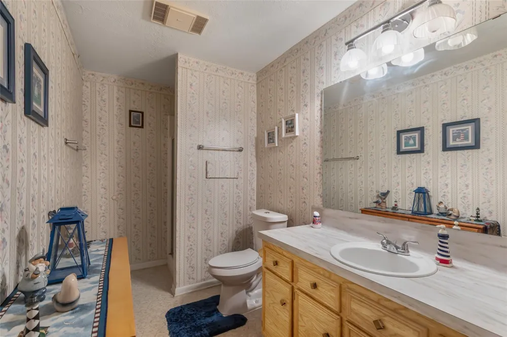 600 Sam Houston Loop Point Blank, TX 77364