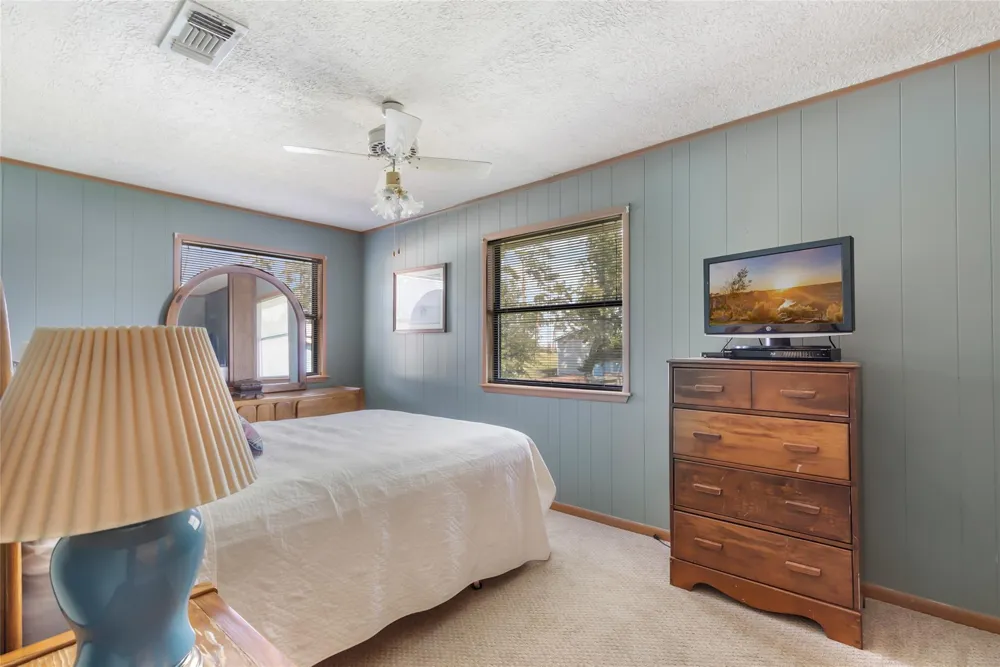 600 Sam Houston Loop Point Blank, TX 77364