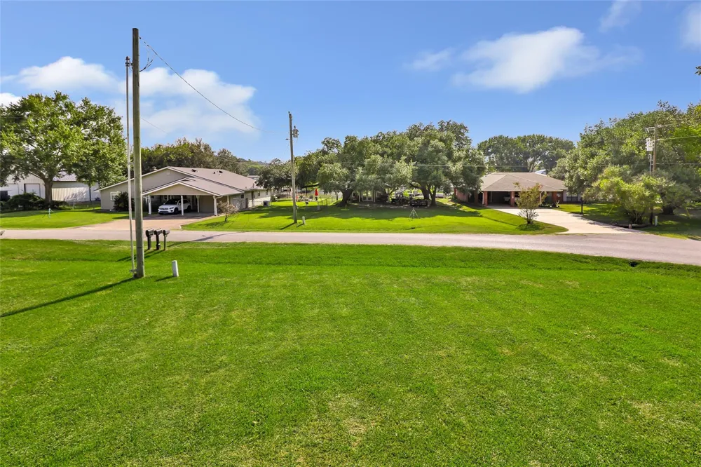 600 Sam Houston Loop Point Blank, TX 77364