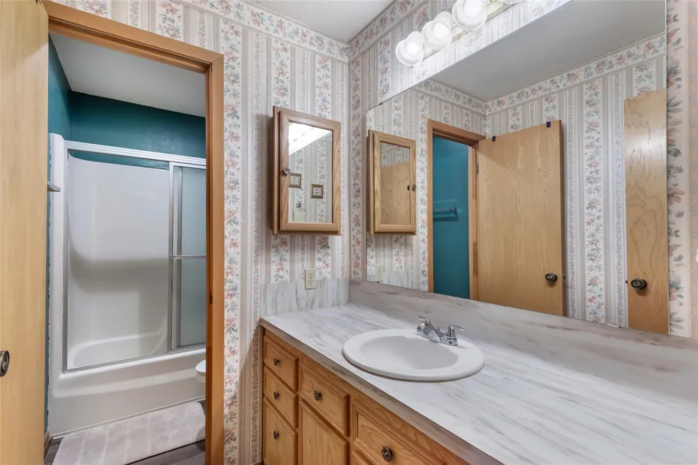 600 Sam Houston Loop Point Blank, TX 77364