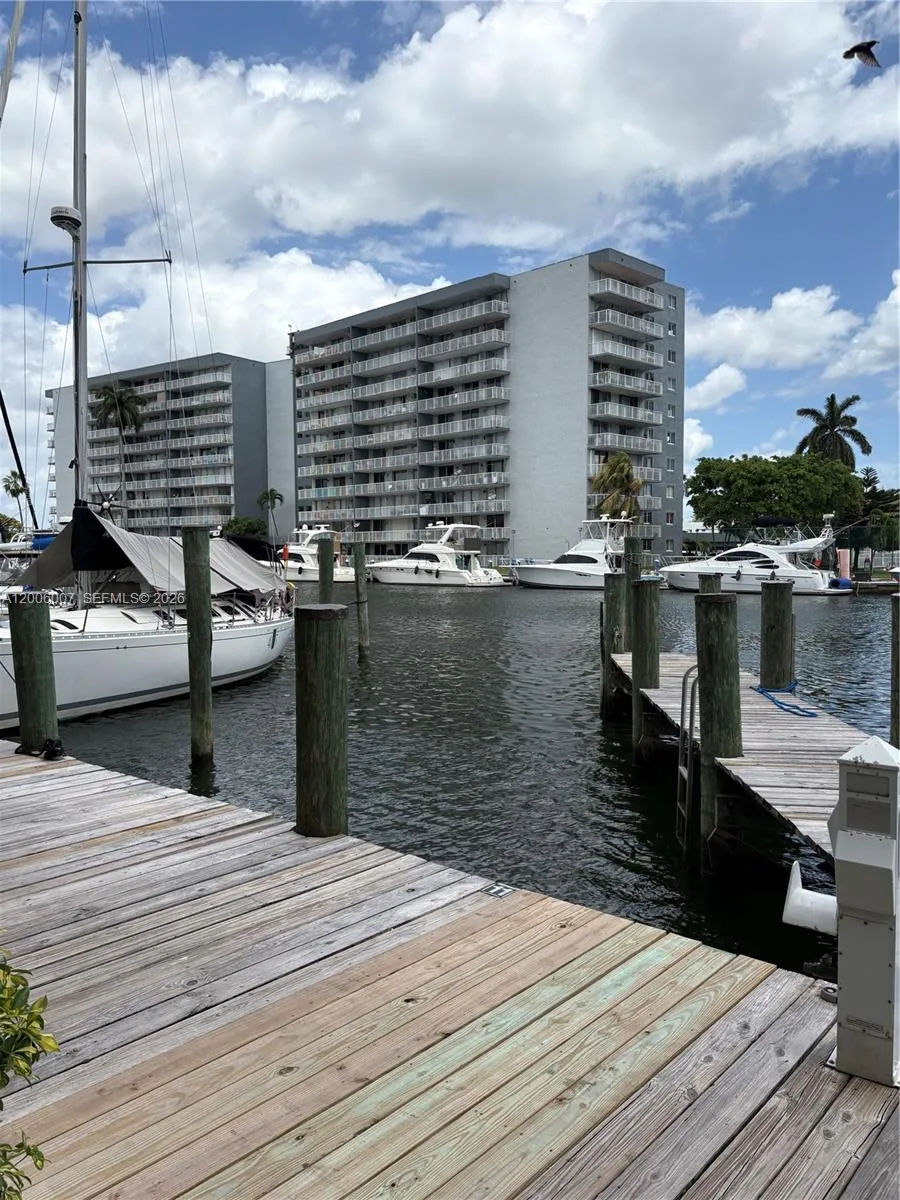 2415 NW 16th St Rd #11 Miami, FL 33125