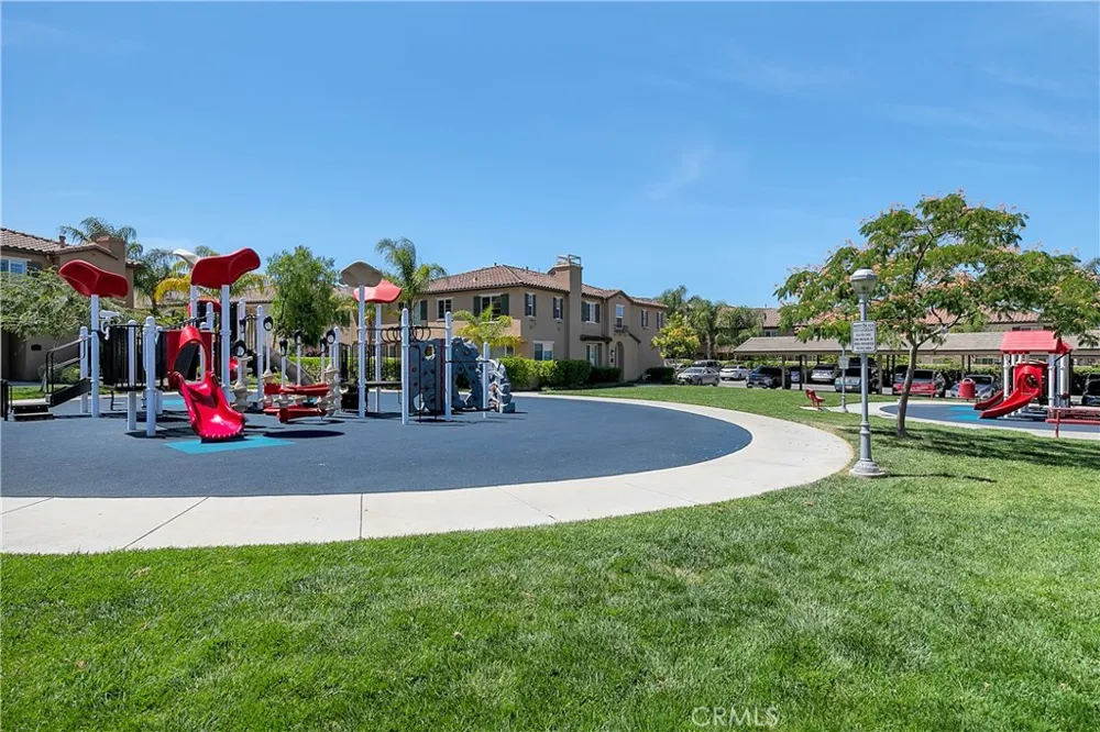19527 Opal lane Saugus, CA 91350