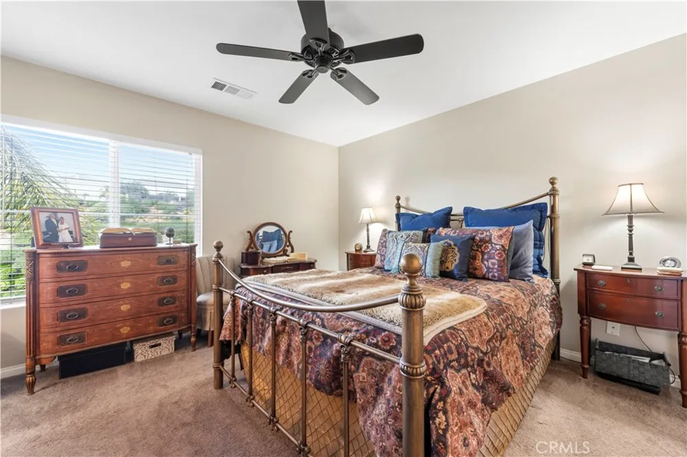 19527 Opal lane Saugus, CA 91350