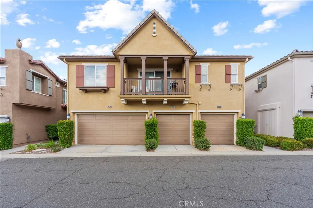 19527 Opal lane Saugus, CA 91350