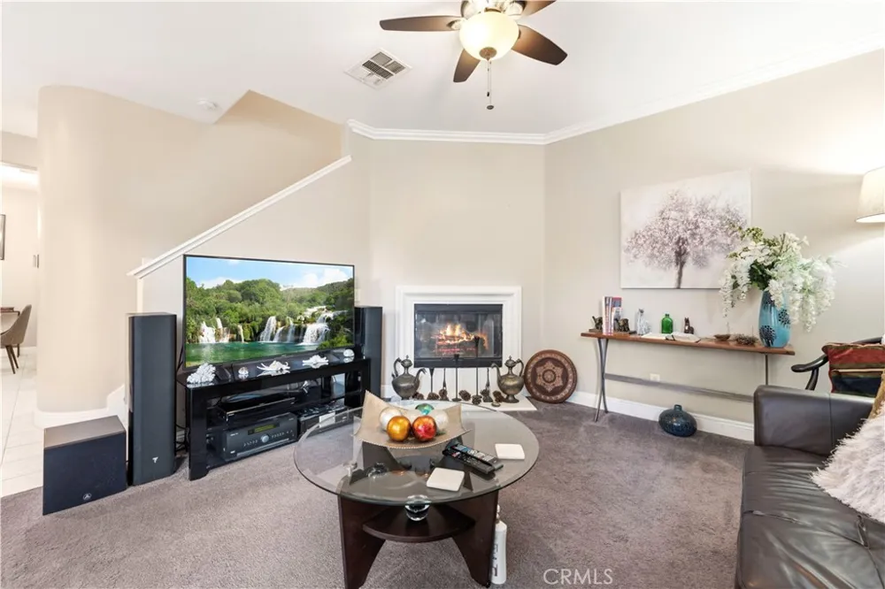 19527 Opal lane Saugus, CA 91350
