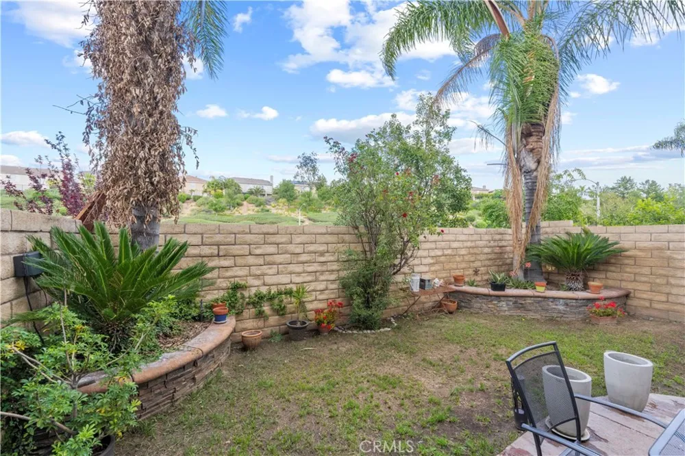 19527 Opal lane Saugus, CA 91350