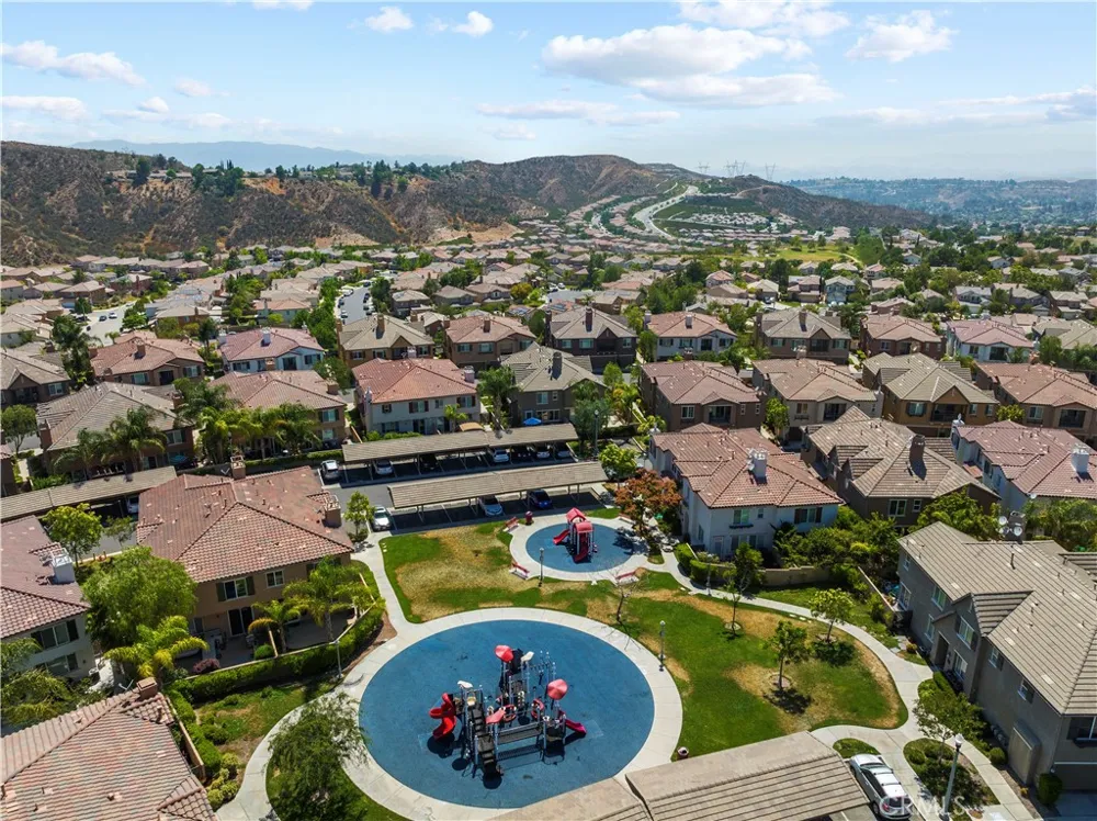 19527 Opal lane Saugus, CA 91350