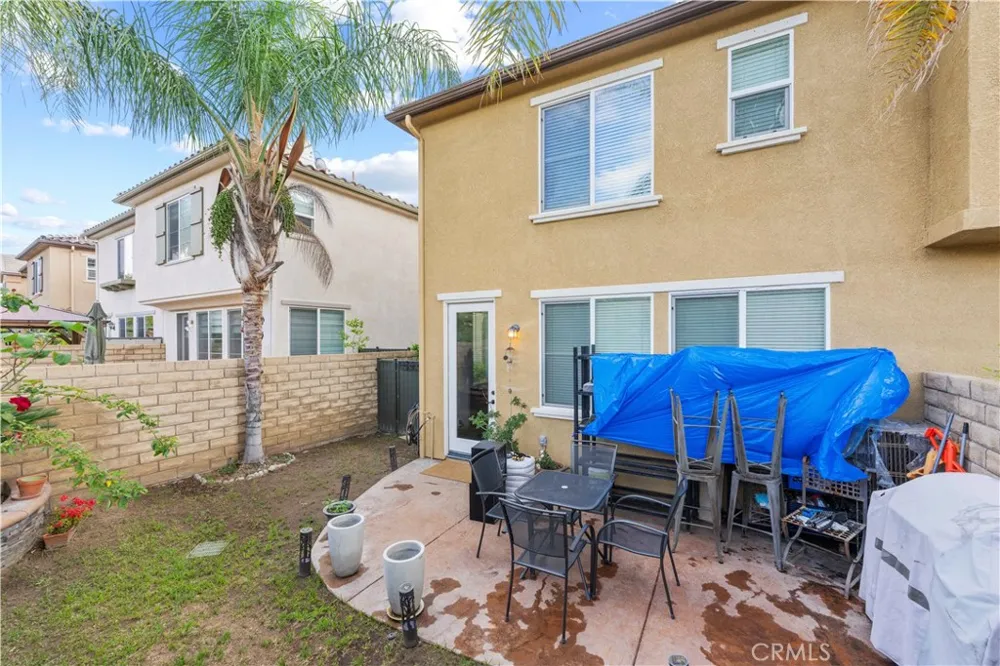 19527 Opal lane Saugus, CA 91350