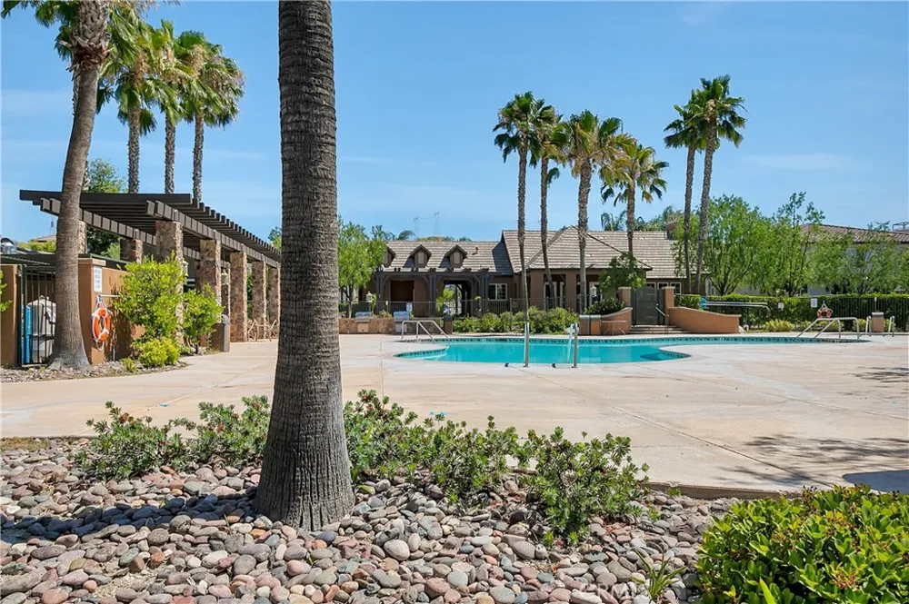 19527 Opal lane Saugus, CA 91350