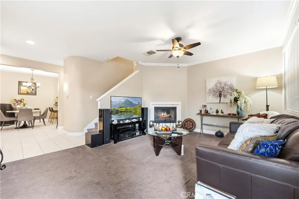 19527 Opal lane Saugus, CA 91350