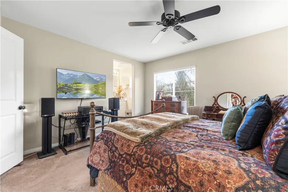 19527 Opal lane Saugus, CA 91350