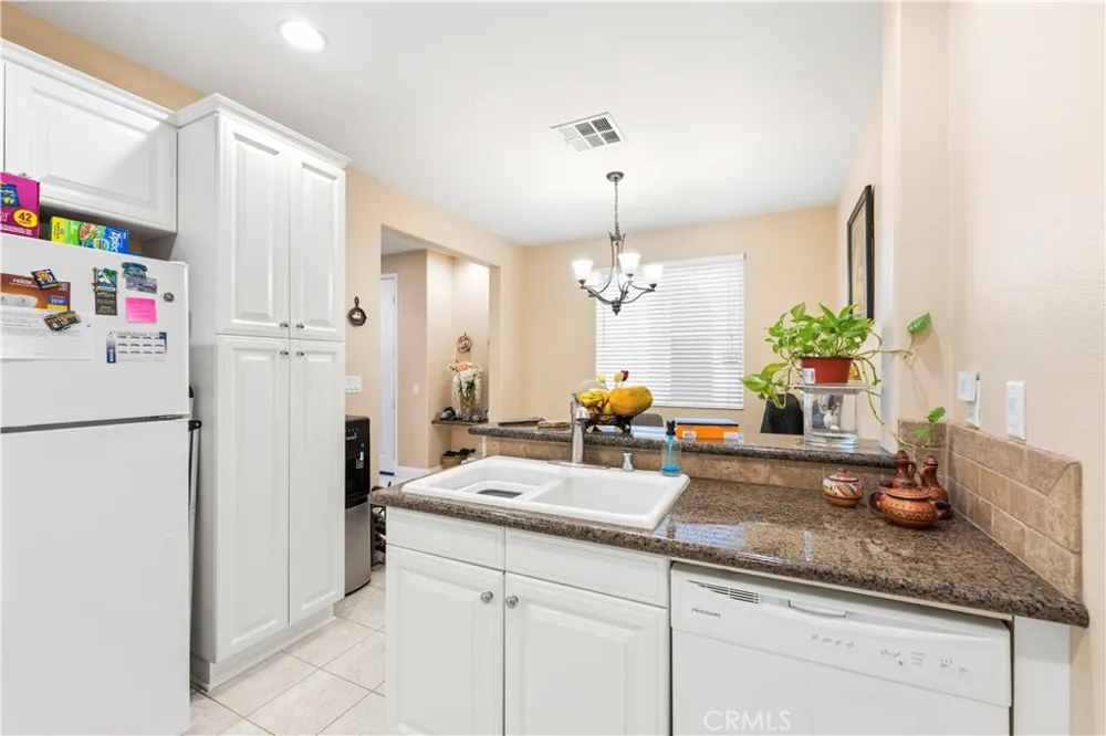 19527 Opal lane Saugus, CA 91350
