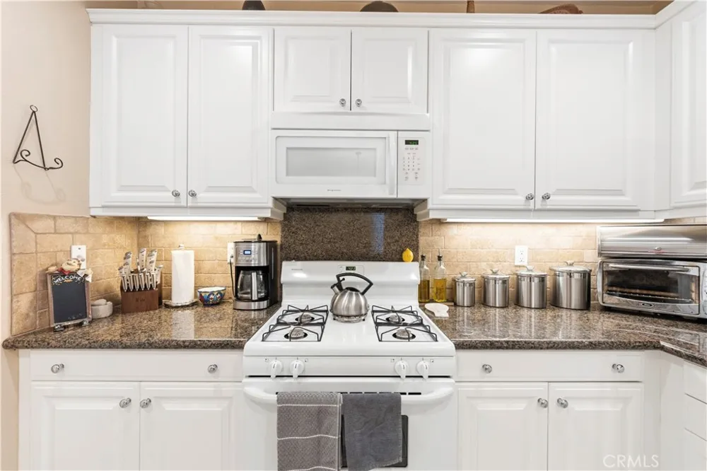 19527 Opal lane Saugus, CA 91350