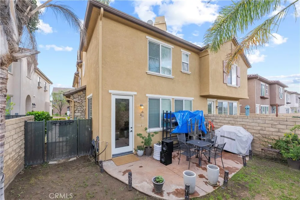 19527 Opal lane Saugus, CA 91350