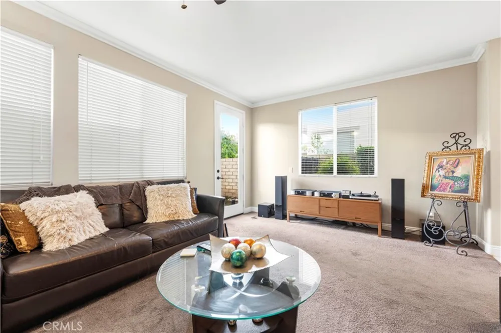 19527 Opal lane Saugus, CA 91350
