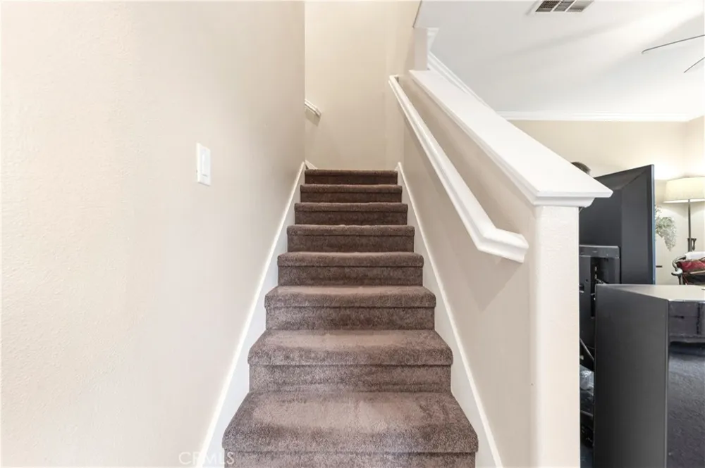 19527 Opal lane Saugus, CA 91350