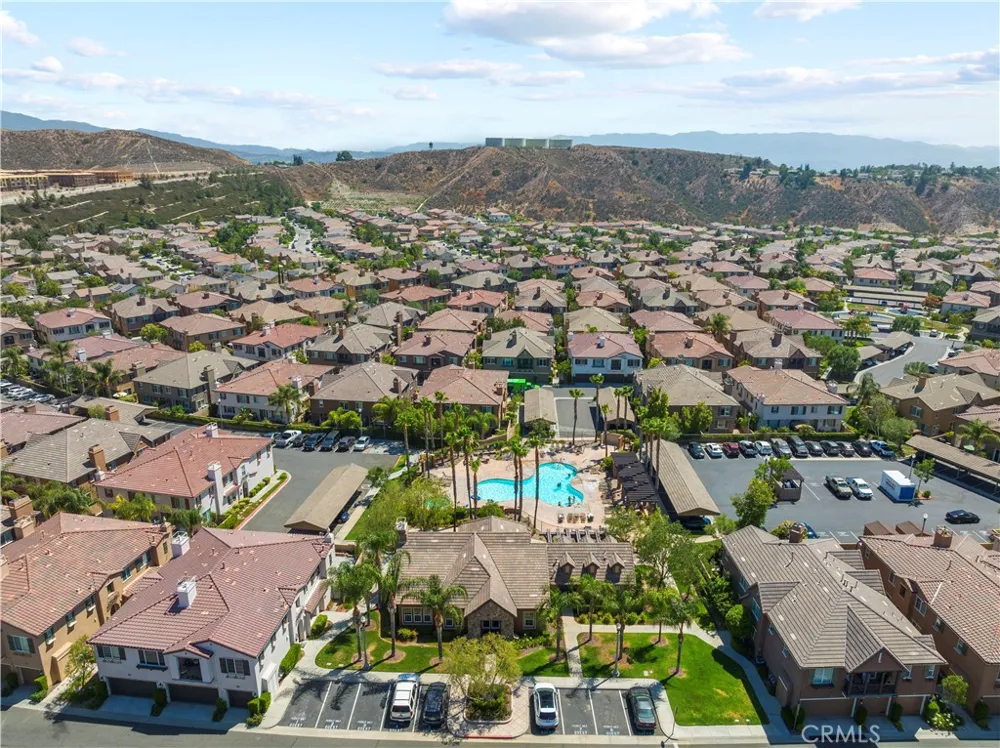 19527 Opal lane Saugus, CA 91350