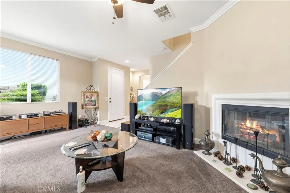 19527 Opal lane Saugus, CA 91350