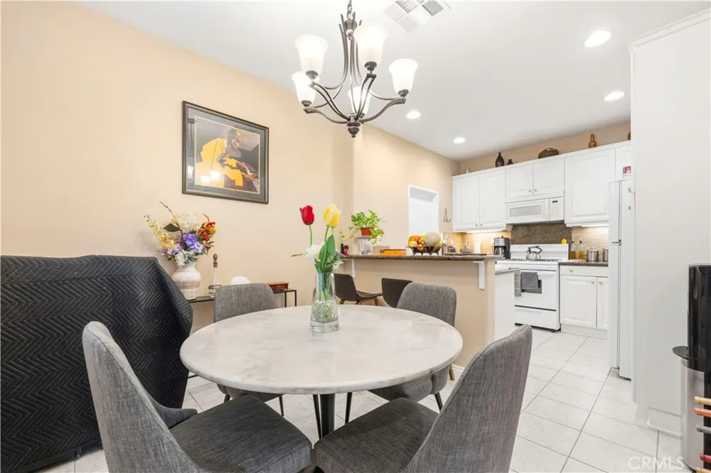 19527 Opal lane Saugus, CA 91350