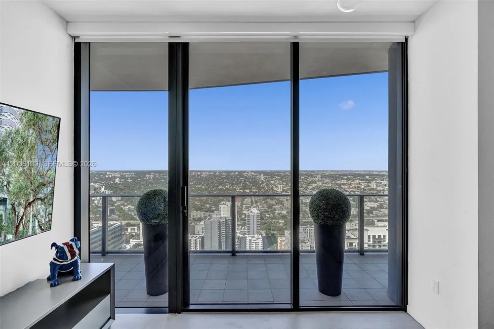 1000 Brickell Plaza #PH5106 Miami, FL 33131