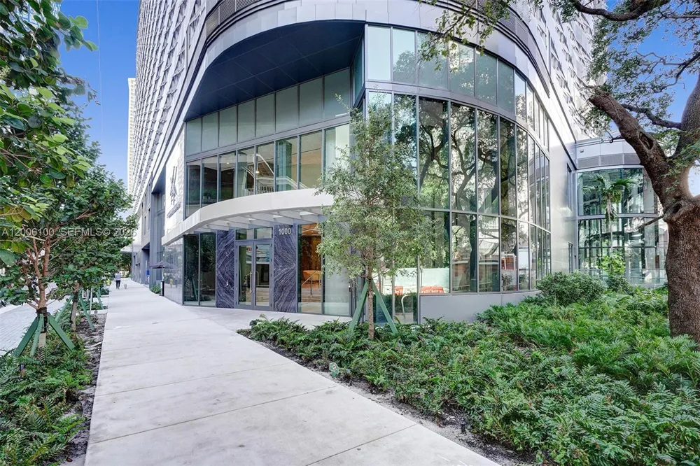 1000 Brickell Plaza #PH5106 Miami, FL 33131
