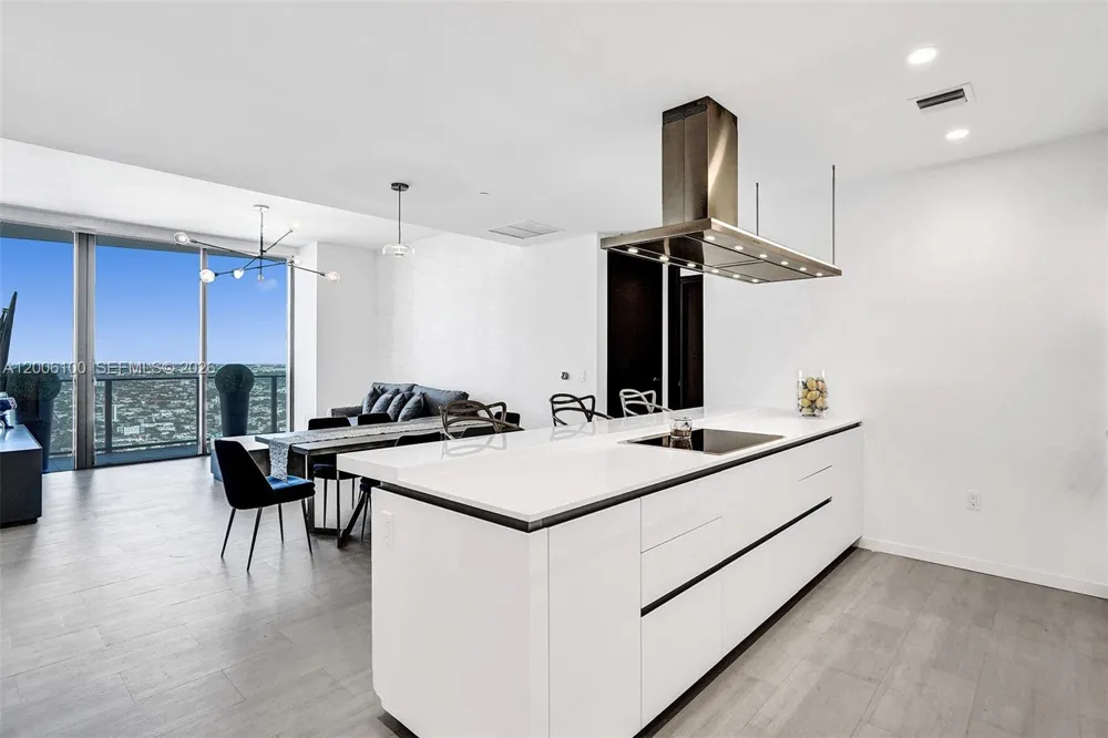 1000 Brickell Plaza #PH5106 Miami, FL 33131