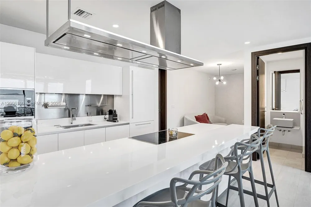 1000 Brickell Plaza #PH5106 Miami, FL 33131