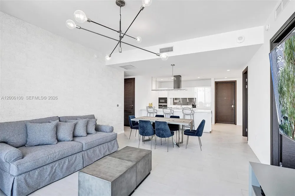 1000 Brickell Plaza #PH5106 Miami, FL 33131