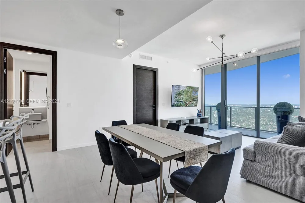 1000 Brickell Plaza #PH5106 Miami, FL 33131