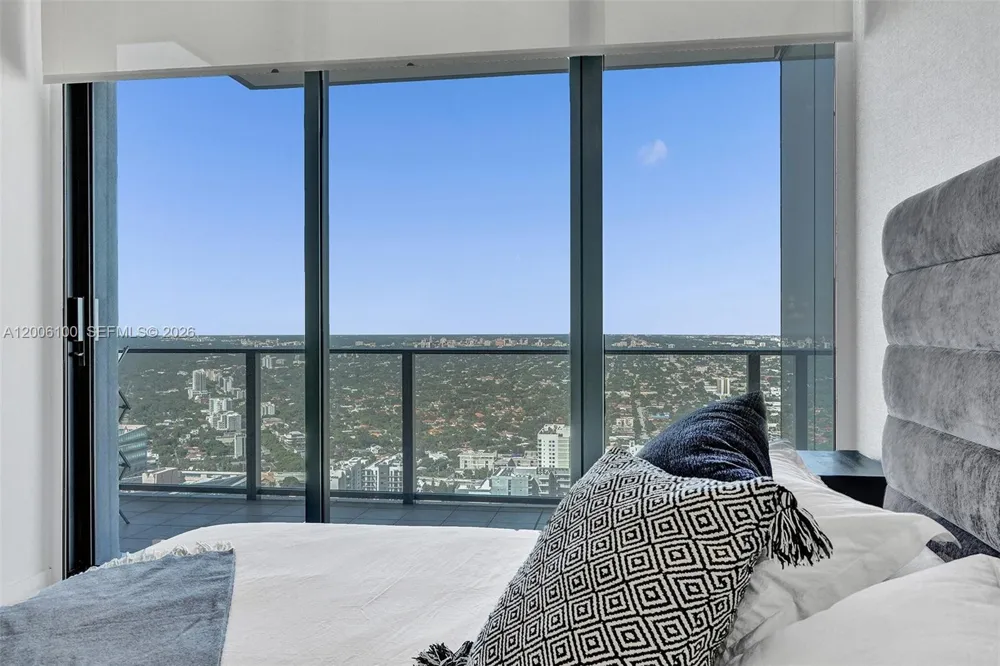 1000 Brickell Plaza #PH5106 Miami, FL 33131