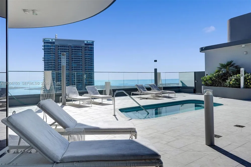 1000 Brickell Plaza #PH5106 Miami, FL 33131