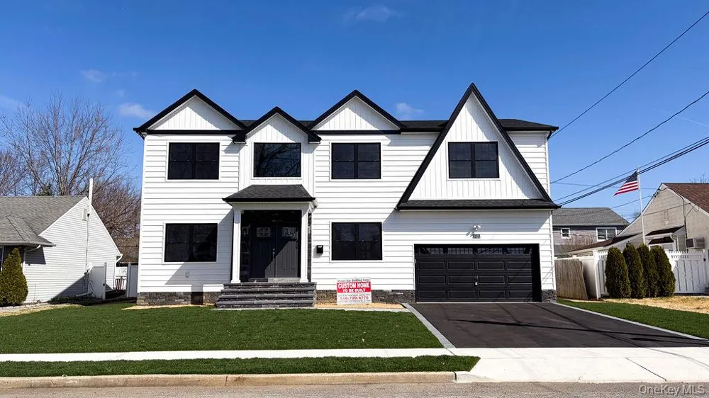 3421 Hawthorne Drive Wantagh, NY 11793