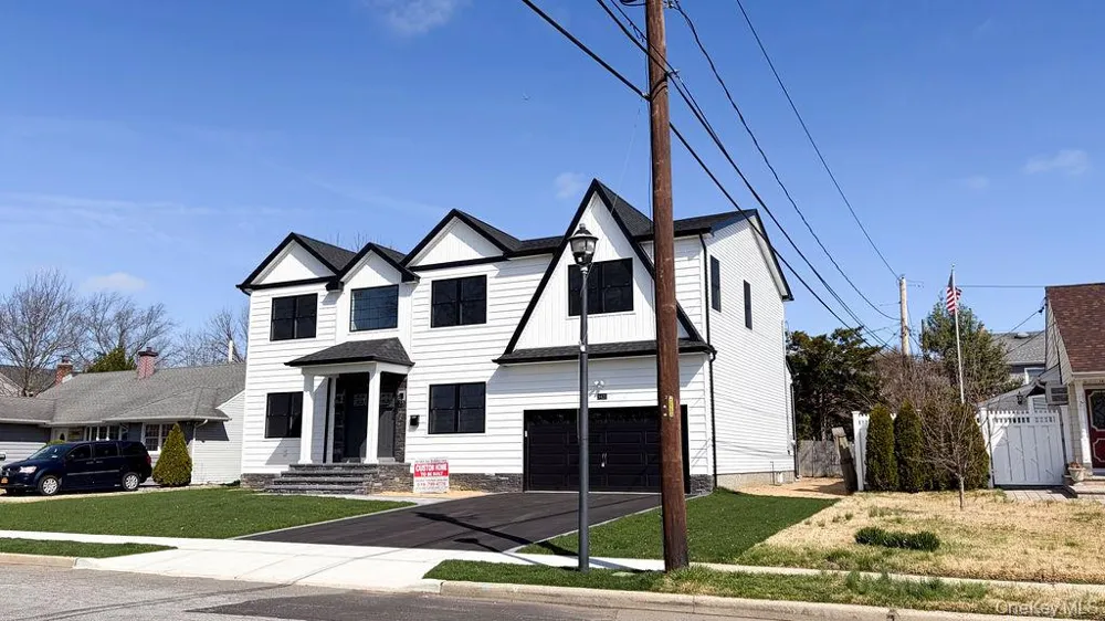 3421 Hawthorne Drive Wantagh, NY 11793