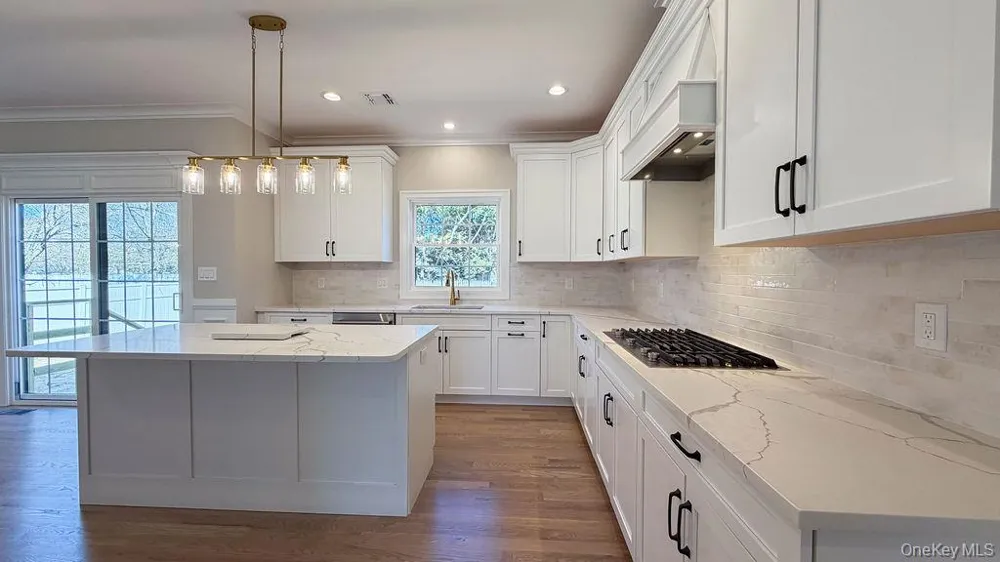 3421 Hawthorne Drive Wantagh, NY 11793