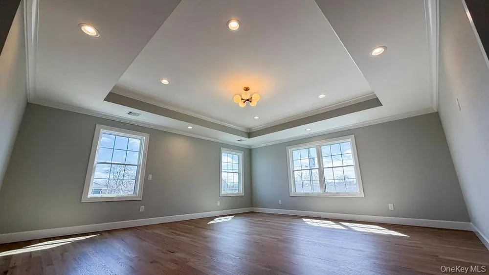 3421 Hawthorne Drive Wantagh, NY 11793