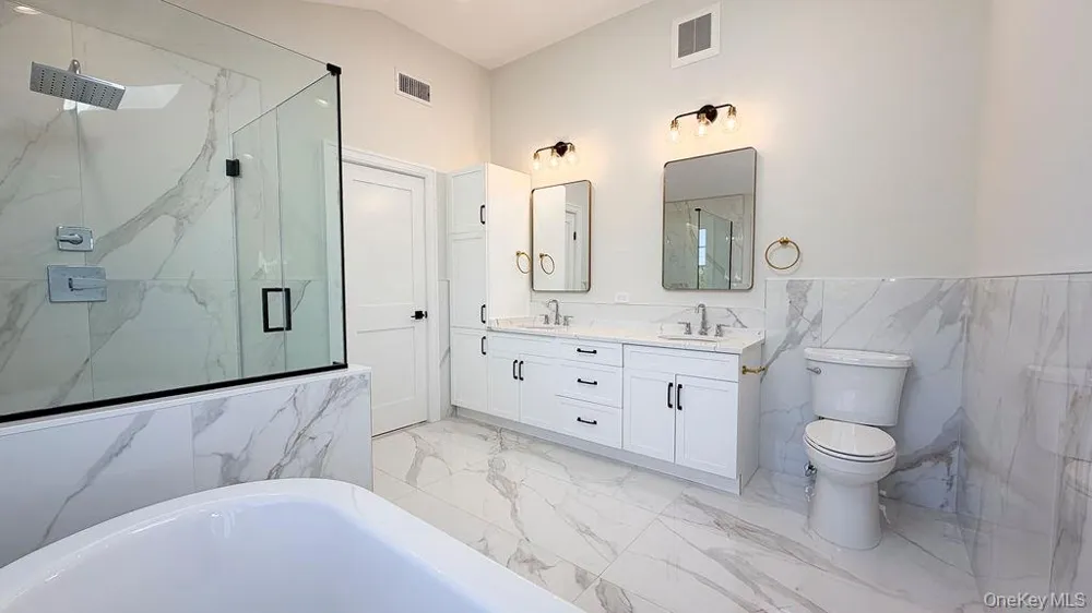 3421 Hawthorne Drive Wantagh, NY 11793