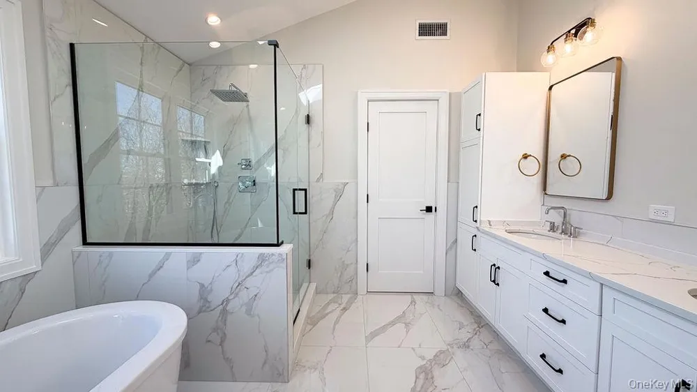 3421 Hawthorne Drive Wantagh, NY 11793